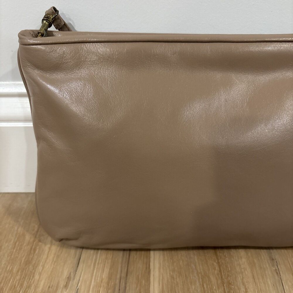 Anne Klein Calderon Shoulder Bag Lion Logo Leather Tan 11x7.5” Zipper Purse - Picture 9 of 16